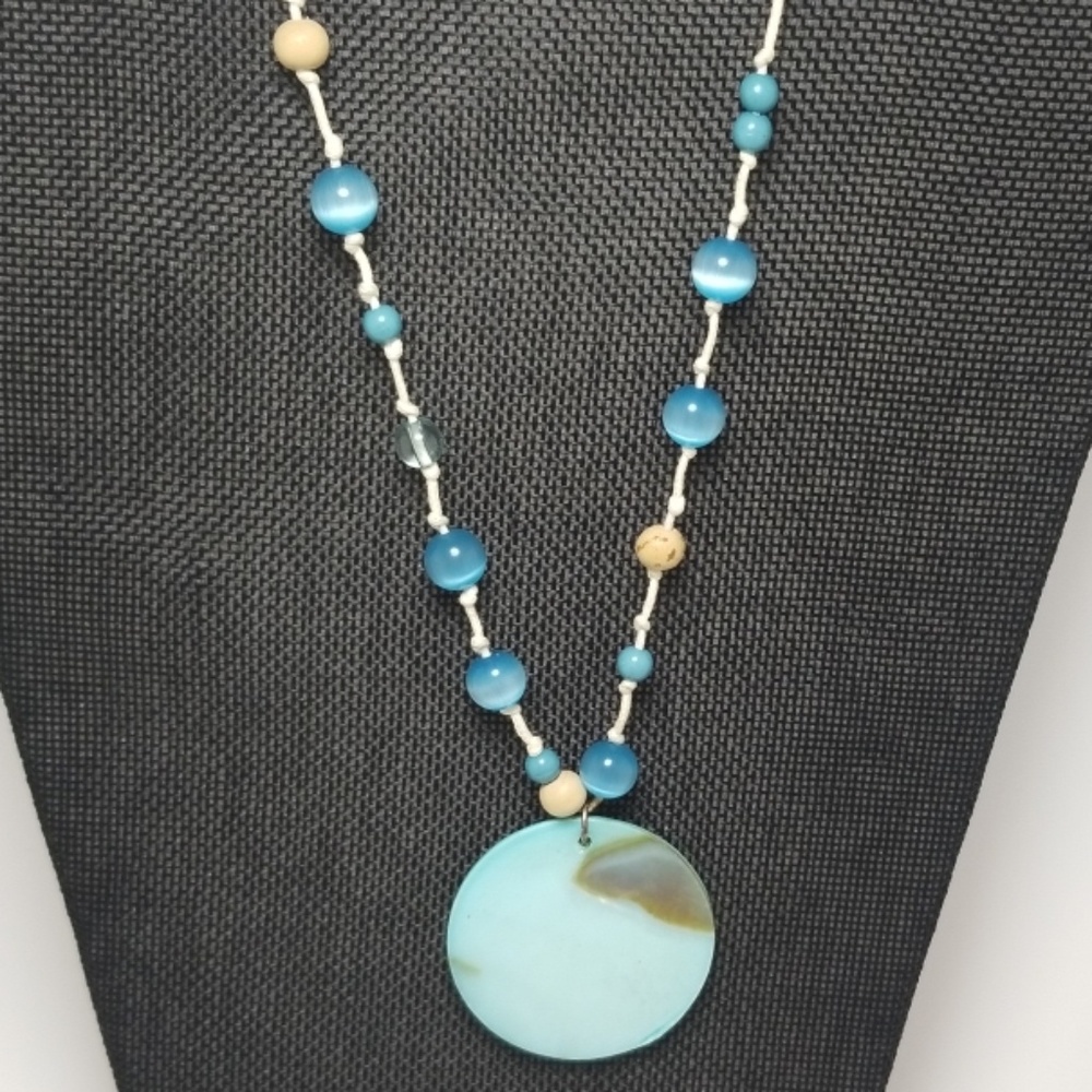 Shell necklace - Picture 3 of 6